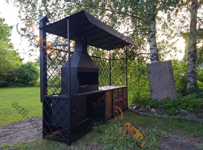Мангал в стиле лофт со столом из нержавейки, с вытяжкой над жаровней и мойкой и тумбами "Сорренто-2"